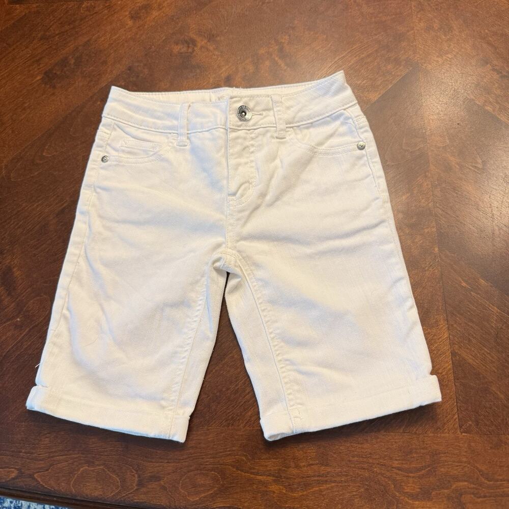 Justice Girls Sz 12 Slim White Bermuda Shorts 5 pocket roll leg belt loops EUC